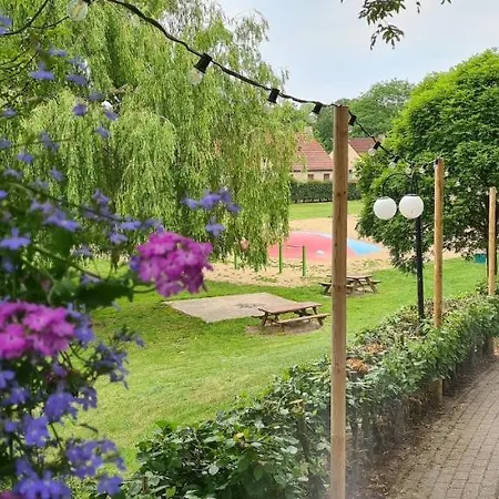 Lakefront Gelderland Bbq & Tuin 6pers Ferienhaus Ewijk