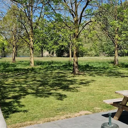 Casa de Férias Lakefront Gelderland Bbq & Tuin 6pers *