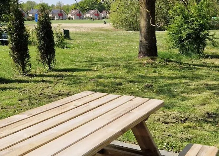 Lakefront Gelderland Bbq & Tuin 6pers Hébergement de vacances Ewijk