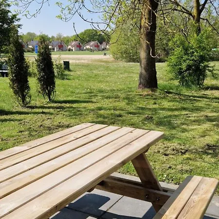 Lakefront Gelderland Bbq & Tuin 6pers Casa de Férias Ewijk