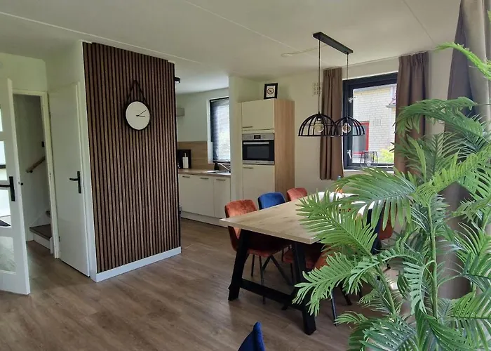 Semesterbostad Lakefront Gelderland Bbq & Tuin 6pers Ewijk